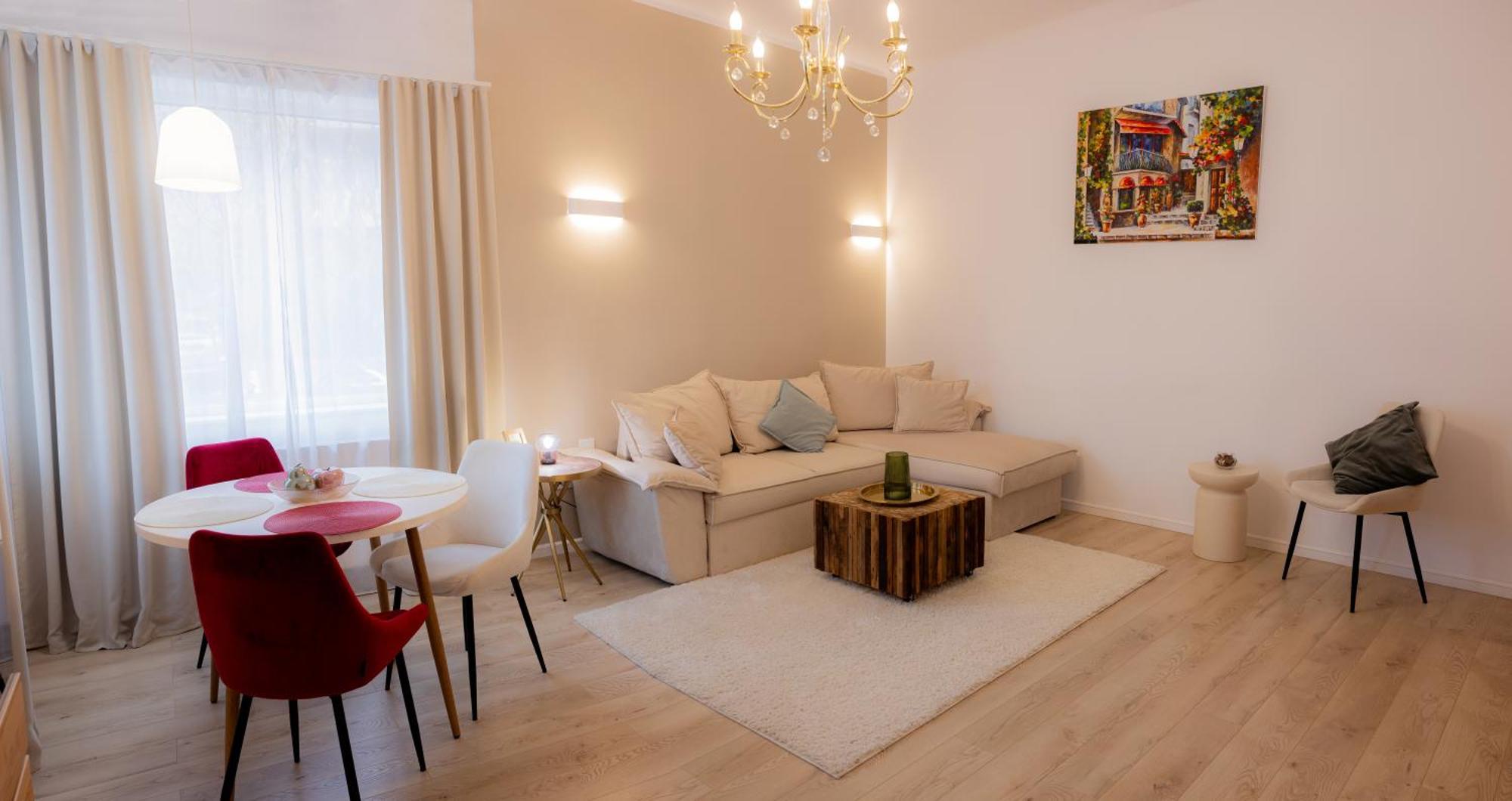 Homey Luxury- Entire House, Free Parking, Yard Apartment Cluj-Napoca